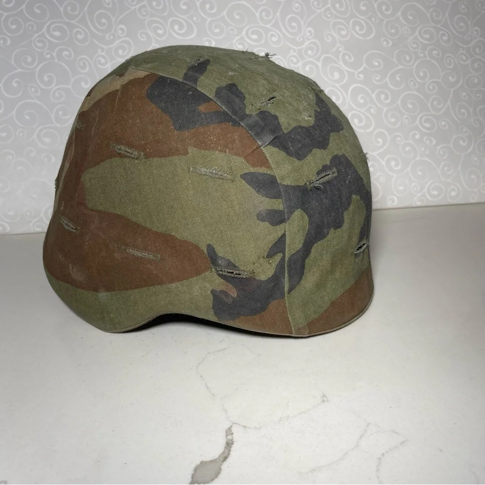 US Army PASGT Unicor Helmet M-9  DLA100-85-F-EC86 W/Camo Cover 8470-01-092-7527